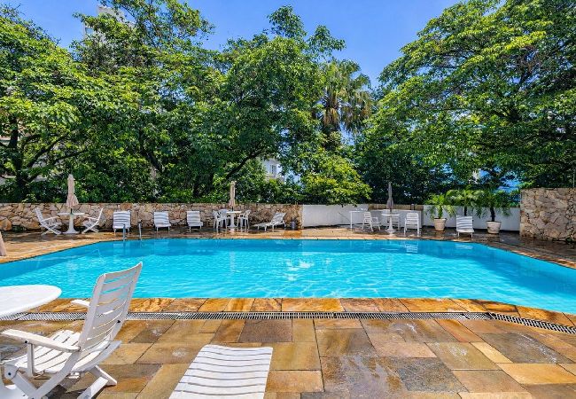 Apartamento em São Paulo - Apto com Piscina e Garagem perto do Ibirapuera