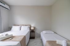 Apartamento em Porto Seguro - Apto 01 c Ar Condicionado, Piscina e Churrasqueira