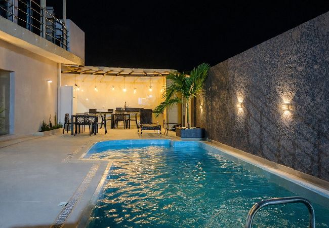 Apartamento em Porto Seguro - Apto 02 c Ar Condicionado, Piscina e Churrasqueira