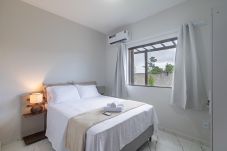 Apartamento em Porto Seguro - Apto 02 c Ar Condicionado, Piscina e Churrasqueira