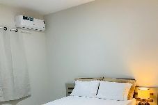 Apartamento em Porto Seguro - Apto 04 c Ar Condicionado, Piscina e Churrasqueira