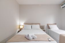 Apartamento em Porto Seguro - Apto 04 c Ar Condicionado, Piscina e Churrasqueira