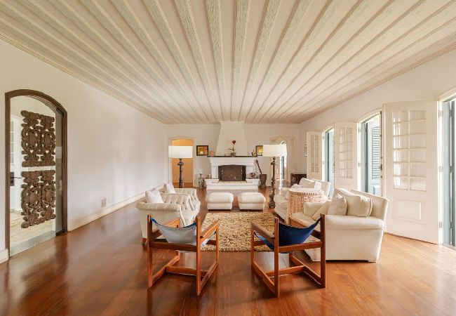 Casa em Atibaia - Casa Alto Padrão com Churrasqueira e Piscina