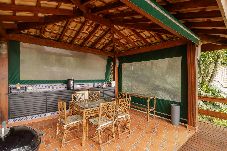 Casa em Atibaia - Casa Alto Padrão com Churrasqueira e Piscina