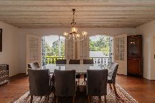 Casa em Atibaia - Casa Alto Padrão com Churrasqueira e Piscina