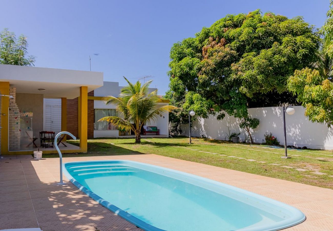 Casa em Barra do Jacuípe - Casa com Piscina e Quadras em Condomínio - Jacuípe
