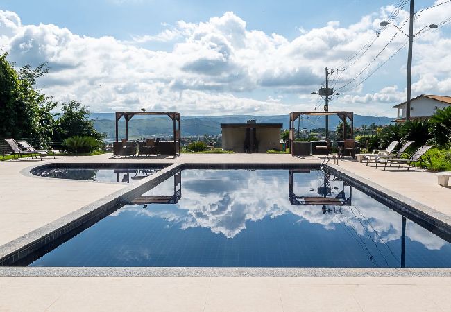 Casa em Capitólio - Casa com Piscinas, Sauna e Playground em Escarpas