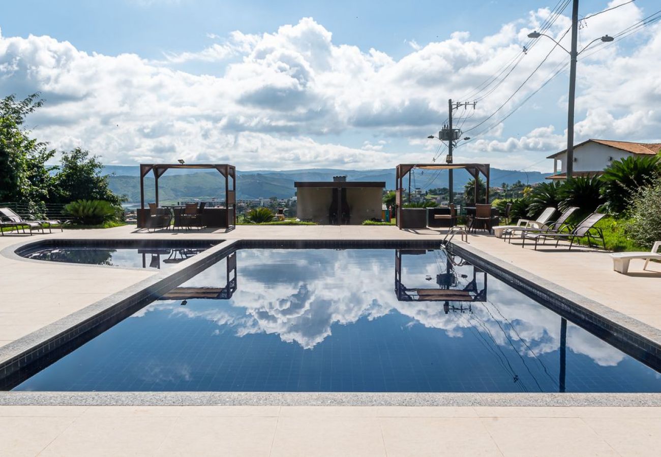 Casa em Capitólio - Casa com Piscinas, Sauna e Playground em Escarpas