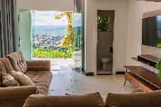 Casa em Capitólio - Casa com Piscinas, Sauna e Playground em Escarpas