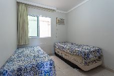 Apartamento em Guarapari - Apto com Piscina, Sauna e Garagem a 120 m da Praia