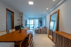 Apartamento em Rio de Janeiro - Apto Climatizado c/ Piscina e Vaga a 160m da Praia