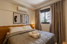 Estúdio em São Paulo - Studio com Varanda ao lado do metrô em Pinheiros