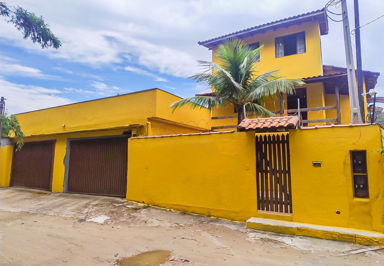 Casa em Bertioga - Casa para 15 com Churrasqueira e Ar a 35m da Praia