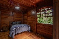 Casa em Campos do Jordão - Casa com Lareira e 3 suítes no Parque das Fontes