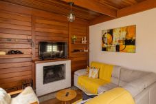 Casa em Campos do Jordão - Casa com Lareira e 3 suítes no Parque das Fontes