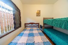 Casa em Praia Grande - Casa Pet Friendly c Churrasqueira a 500m da Praia