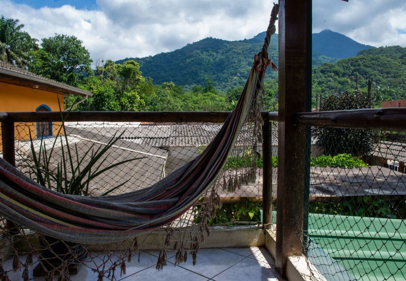 Casa em Ubatuba - Casa com 2 suítes e Churrasqueira no Figueira