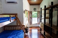 Casa em Ubatuba - Casa com 2 suítes e Churrasqueira no Figueira