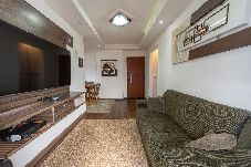 Apartamento em Praia Grande - Apartamento Beira Mar com Varanda e Churrasqueira