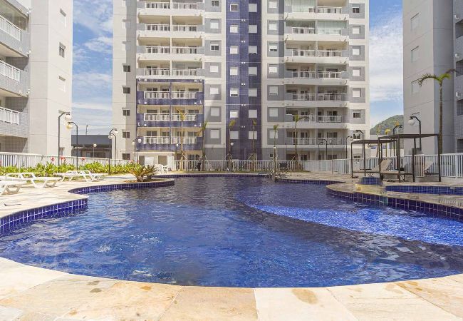Apartamento em Mongaguá - Apto Beira-Mar com Piscina e Garagem em Umuarama