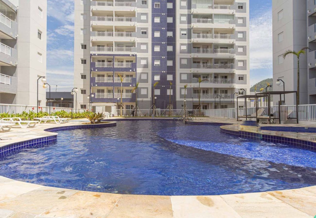Apartamento em Mongaguá - Apto Beira-Mar com Piscina e Garagem em Umuarama