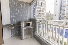 Apartamento em Mongaguá - Apto Beira-Mar com Piscina e Garagem em Umuarama