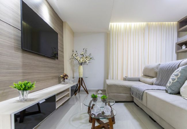 Apartamento em Goiânia - Apto com Varanda a 50m do Lago das Rosas