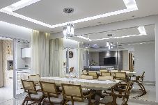 Apartamento em Goiânia - Apto com Varanda a 50m do Lago das Rosas