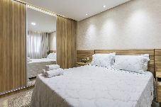 Apartamento em Goiânia - Apto com Varanda a 50m do Lago das Rosas