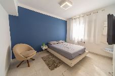 Apartamento em Guarujá -  Apto com 2 vagas e Churrasqueira a 400m da Praia