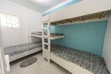Apartamento em Guarujá -  Apto com 2 vagas e Churrasqueira a 400m da Praia