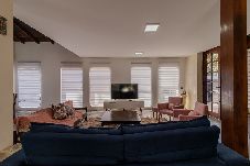 Casa em Guarujá - Casa Pet Friendly com Piscina Aquecida na Enseada