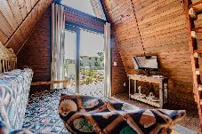 Chalé em Laguna - Chalé Pet Friendly com Ar e Fogueira em Laguna