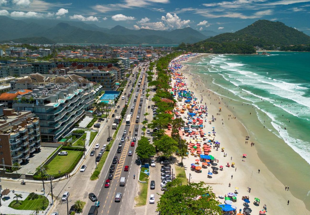 Apartamento em Ubatuba - Apartamento com Garagem a 400m da Praia Grande