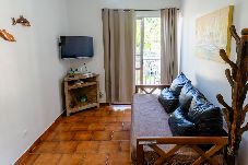 Apartamento em Ubatuba - Apartamento com Garagem a 400m da Praia Grande