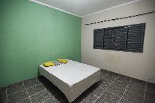 Casa em Ribeirão Preto - Casa com Churrasqueira e Wi-Fi em Parque Ribeirão
