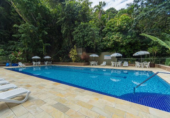 Apartamento em Guarujá - Apto com 3 quartos a 200m da Praia Pitangueiras