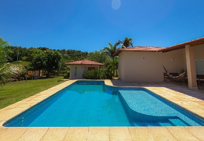 Casa em Águas de Santa Bárbara - Casa de Campo Ampla com Piscina e Churrasqueira