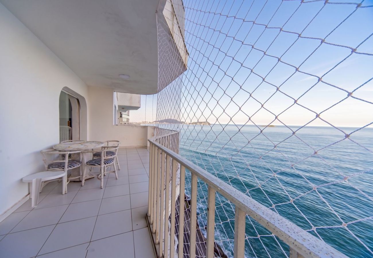 Apartamento em Guarujá - Apto com Vista do Mar a 600m da Praia da Enseada