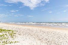 Apartamento em Ilhéus - Apto Pé na Areia com Piscina, Academia e Hidro