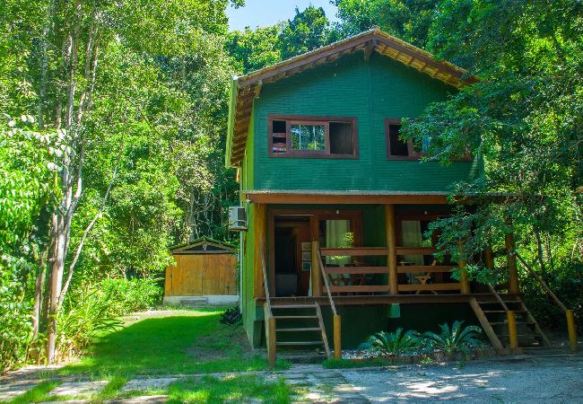 Chalé em Prado - Chalé 1 com Churrasqueira e Ar a 200m da Praia