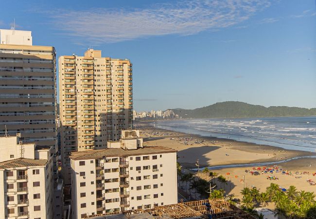 Apartamento em Praia Grande - Apto com Garagem poucos passos da Praia Aviação