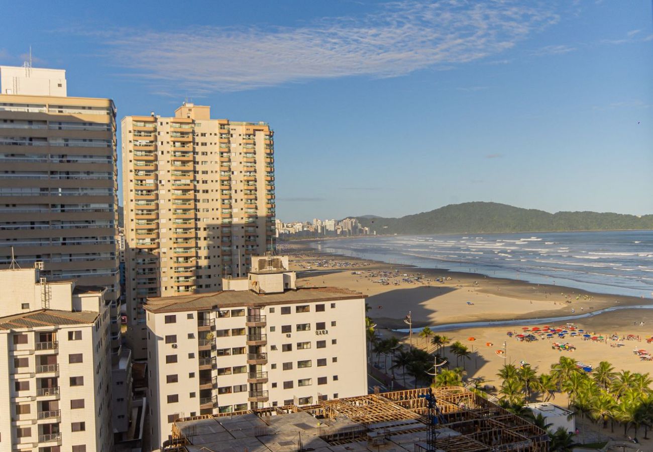 Apartamento em Praia Grande - Apto com Garagem poucos passos da Praia Aviação