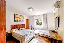 Casa de Campo em Itapevi - Casa de Campo com Balanço na Árvore