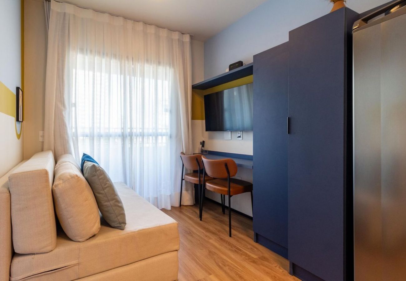 Apartamento em São Paulo - Studio c/ Varanda e Wi-Fi a 300m do Allianz Parque