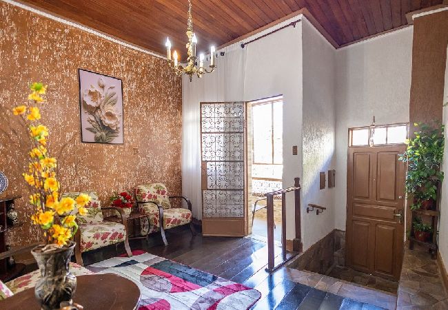 Casa em São João Del Rei - Casa Pet Friendly para 6 pessoas a 450m da UFSJ