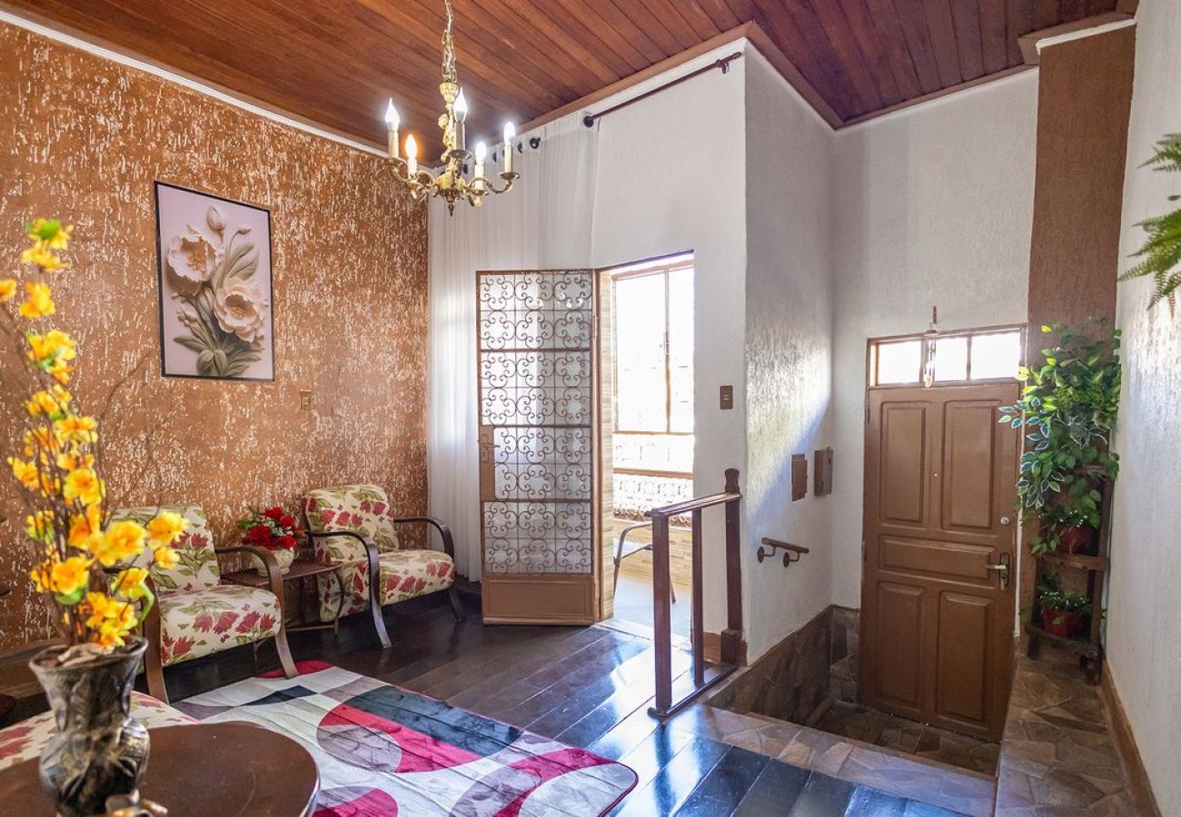Casa em São João Del Rei - Casa Pet Friendly para 6 pessoas a 450m da UFSJ