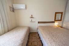 Apartamento em Praia Grande - Apto para 6 com Garagem a 450m da Praia do Forte