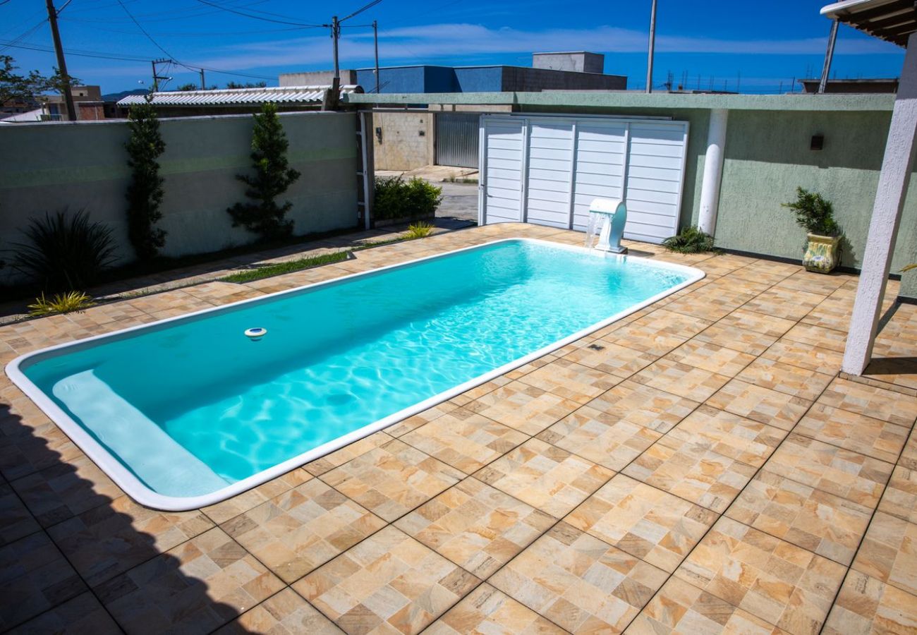 Casa em Cabo Frio - Casa com Piscina e Churrasqueira no Peró