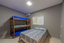 Casa em Praia Grande - Casa com Sinuca e Churrasqueira a 5 min da Praia